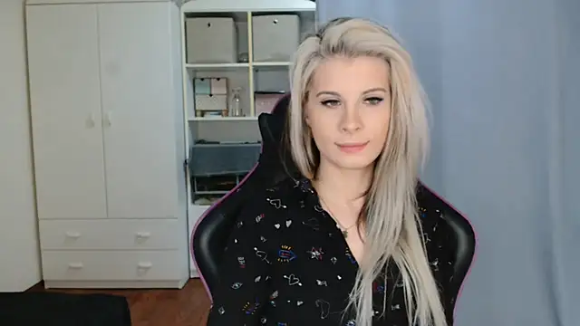 KristineGlow online show from April 20, 6:16 am