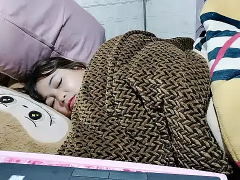 Lyly nuce online show from November 22, 10:45 pm