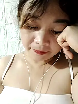 Snapshot of Lyly_nuce chatting on September 30, 2:17 am Lyly nuce online show from September 30, 2:17 am
