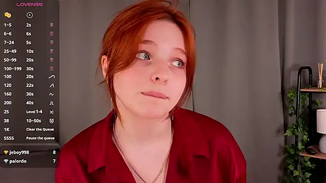 AnnieKim  online show from April 13, 3:13 pm