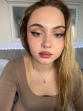 Snapshot of LunaMillie chatting on September 16, 2:14 pm LunaMillie online show from September 16, 2:14 pm