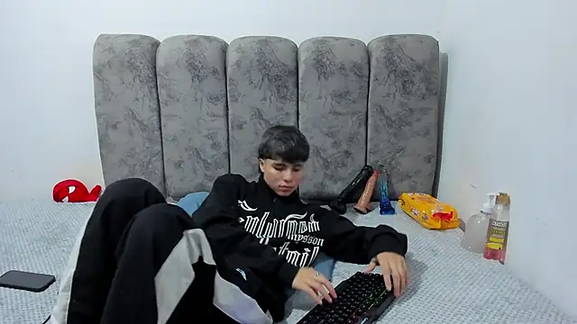 Bruno Cruzz online show from April 21, 2:51 am