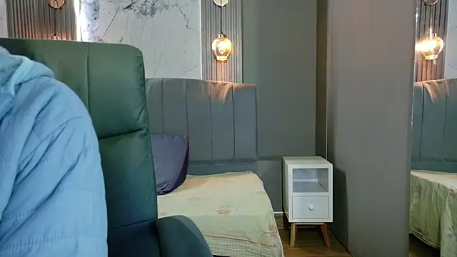 Snapshot of katia_green1 chatting on October 2, 3:50 pm katia green1 online show from October 2, 3:50 pm