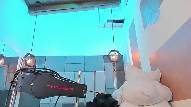 VictoriaDuart online show from February 7, 8:35 pm