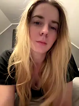 ellieen online show from October 20, 9:51 pm