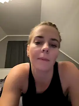 ellieen online show from October 13, 10:01 pm