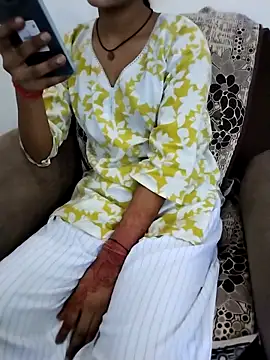 Snapshot of Student_girl2 chatting on September 23, 10:02 am Student girl2 online show from September 23, 10:02 am