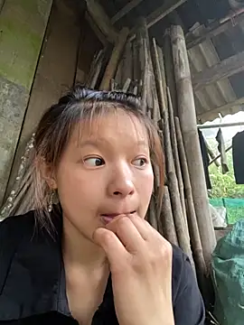 Snapshot of Mai_bb chatting on October 7, 8:41 am Mai bb online show from October 7, 8:41 am