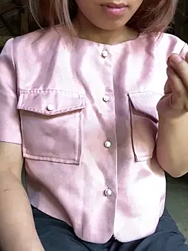 Snapshot of Mai_bb chatting on October 12, 4:26 am Mai bb online show from October 12, 4:26 am