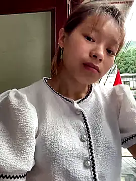 Snapshot of Mai_bb chatting on September 9, 8:47 am Mai bb online show from September 9, 8:47 am