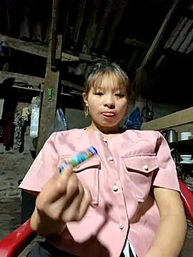 Snapshot of Mai_bb chatting on October 31, 9:24 am Mai bb online show from October 31, 9:24 am