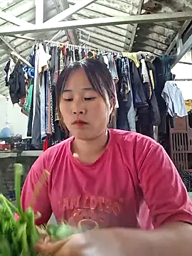 ALIENHR38 online show from September 27, 6:20 am