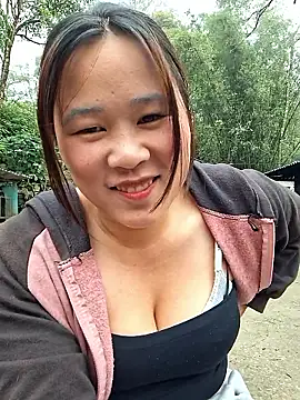 ALIENHR38 online show from April 24, 3:09 am