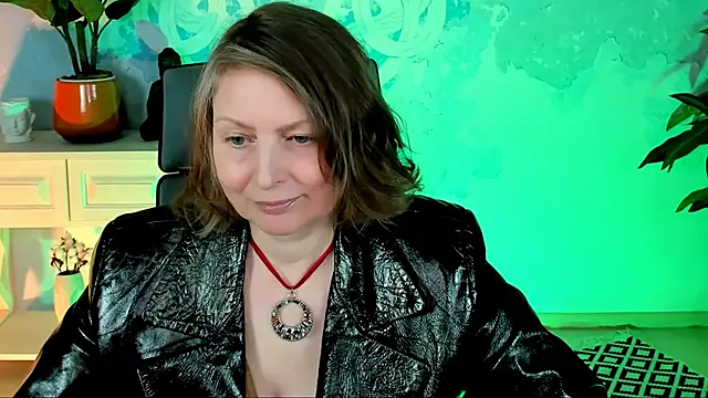 TiffanyBrauny online show from October 17, 2:20 pm