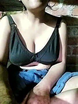 Snapshot of Hottestgirll chatting on October 24, 9:33 pm Hottestgirll online show from October 24, 9:33 pm