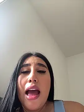 Sophie Dreamss online show from April 4, 8:51 pm