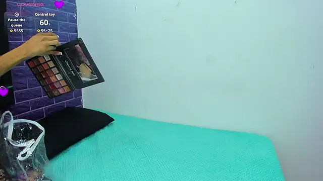 Cora 222 online show from October 2, 11:04 am