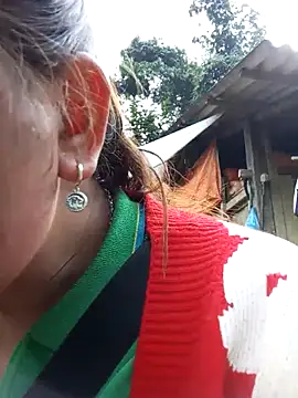 may-squirl online show from December 15, 6:07 am