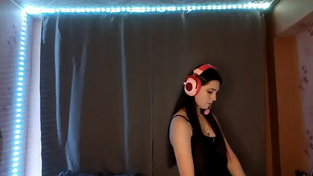 Snapshot of Sophiecuttie chatting on October 11, 5:04 pm Sophiecuttie online show from October 11, 5:04 pm