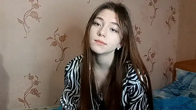Snapshot of Sophiecuttie chatting on October 2, 3:39 pm Sophiecuttie online show from October 2, 3:39 pm