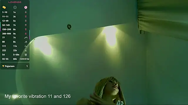 Snapshot of LunaXLoverx chatting on September 20, 3:21 pm LunaXLoverx online show from September 20, 3:21 pm