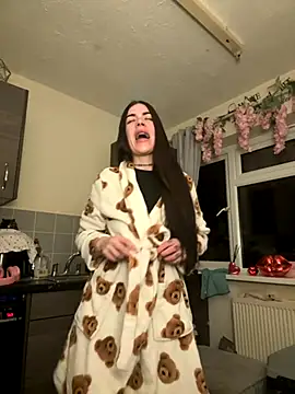 valentinalamont online show from September 23, 9:57 pm