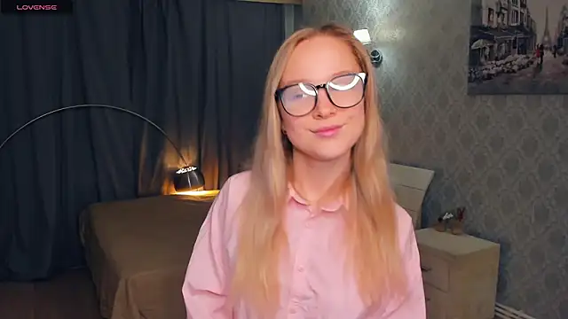 SoonMoor online show from November 18, 5:25 pm