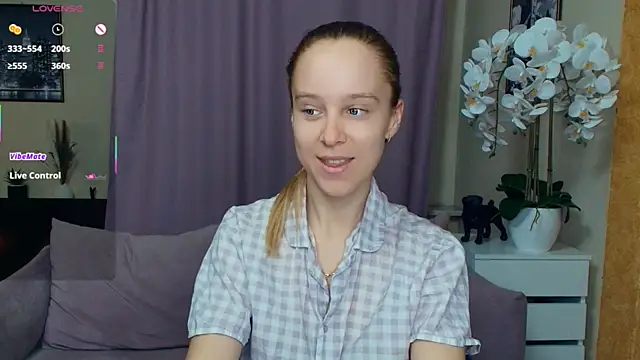 SoonMoor online show from April 20, 7:17 pm