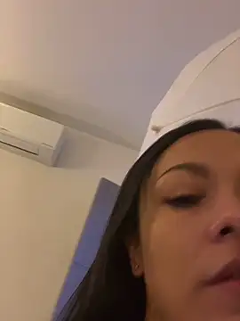 TiffanyyLam online show from December 14, 11:49 am