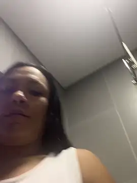 TiffanyyLam online show from November 6, 11:27 am