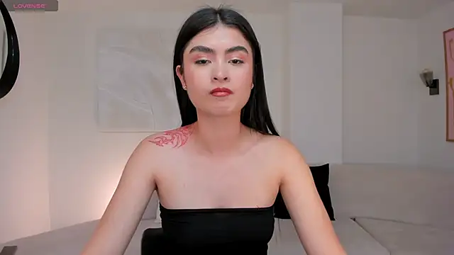 LucyWeiss  online show from October 2, 9:20 pm