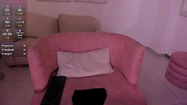 LucyWeiss  online show from November 22, 9:50 pm