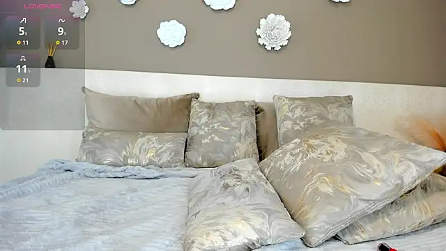 RoxyLior online show from October 20, 8:01 pm