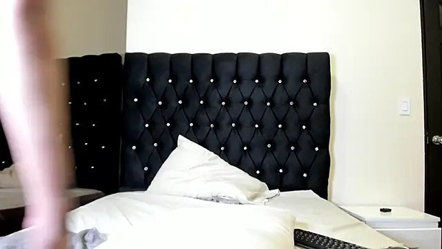 AngelynaW online show from October 14, 12:24 am