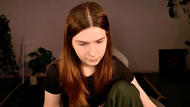 AliceCUNTach online show from November 27, 5:10 am