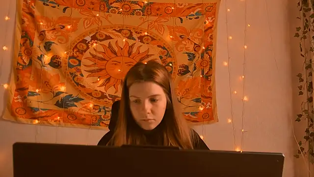 AliceCUNTach online show from April 11, 6:30 am