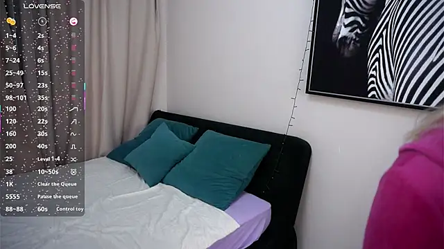 ShontaWasilko online show from January 9, 6:56 pm