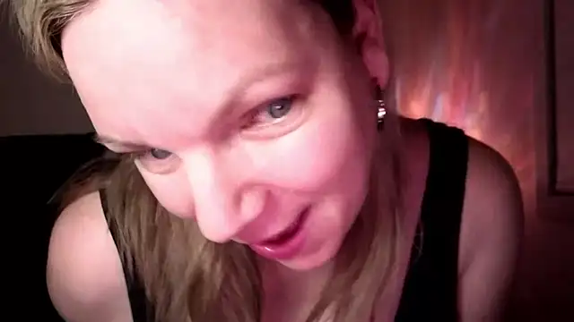 aussiepeaches online show from April 19, 11:54 am