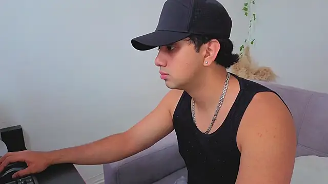 Snapshot of 0ne_0f_0ne chatting on September 11, 1:55 pm 0ne 0f 0ne online show from September 11, 1:55 pm