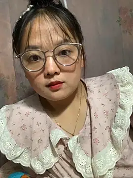 Snapshot of July-y chatting on September 24, 1:48 am July-y online show from September 24, 1:48 am