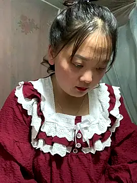 Snapshot of July-y chatting on September 14, 1:42 pm July-y online show from September 14, 1:42 pm