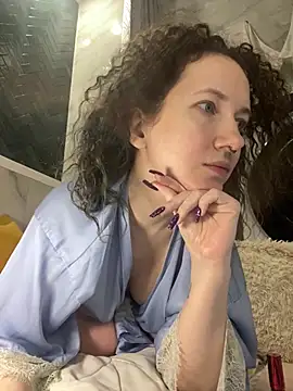 Kitty Kisss online show from February 3, 6:40 am