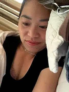 tuyetnhi-00 online show from November 6, 1:00 am