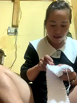 tuyetnhi-00 online show from September 12, 11:39 am