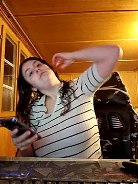 YoungLiisaxx online show from February 18, 5:45 pm