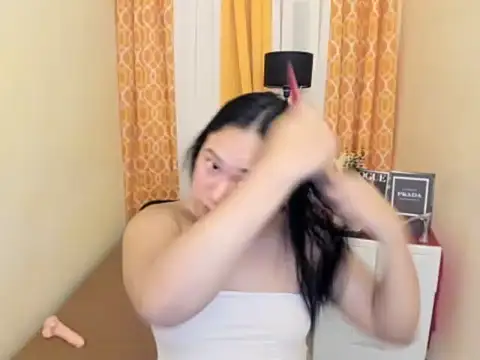 TsUncutKaren online show from April 15, 10:38 am