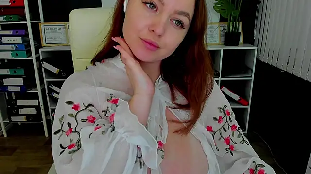 Snapshot of _feel_me_ chatting on October 2, 1:32 am feel me online show from October 2, 1:32 am
