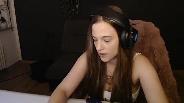 Luna Lynn online show from November 26, 7:48 pm