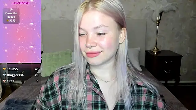 Diana Dream online show from November 18, 11:15 pm