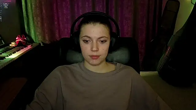 CutieAnny online show from April 2, 9:01 pm